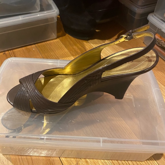 Guess Sandals - Picture 1 of 4